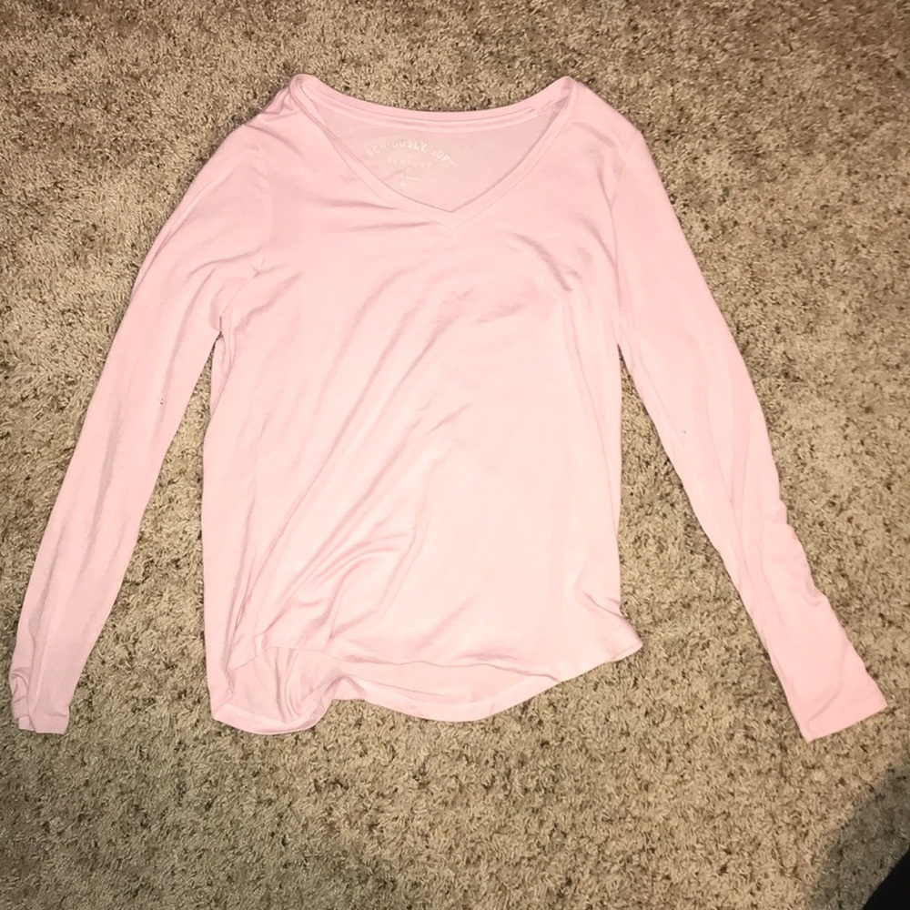 V- neck long sleeve shirt